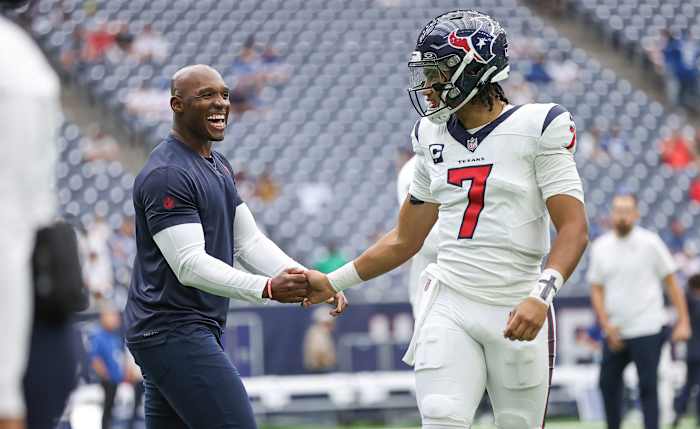 Troy Taormina-USA TODAY Sports, Texans head coach DeMeco Ryans shakes hands with quarterback C.J. Stroud.
